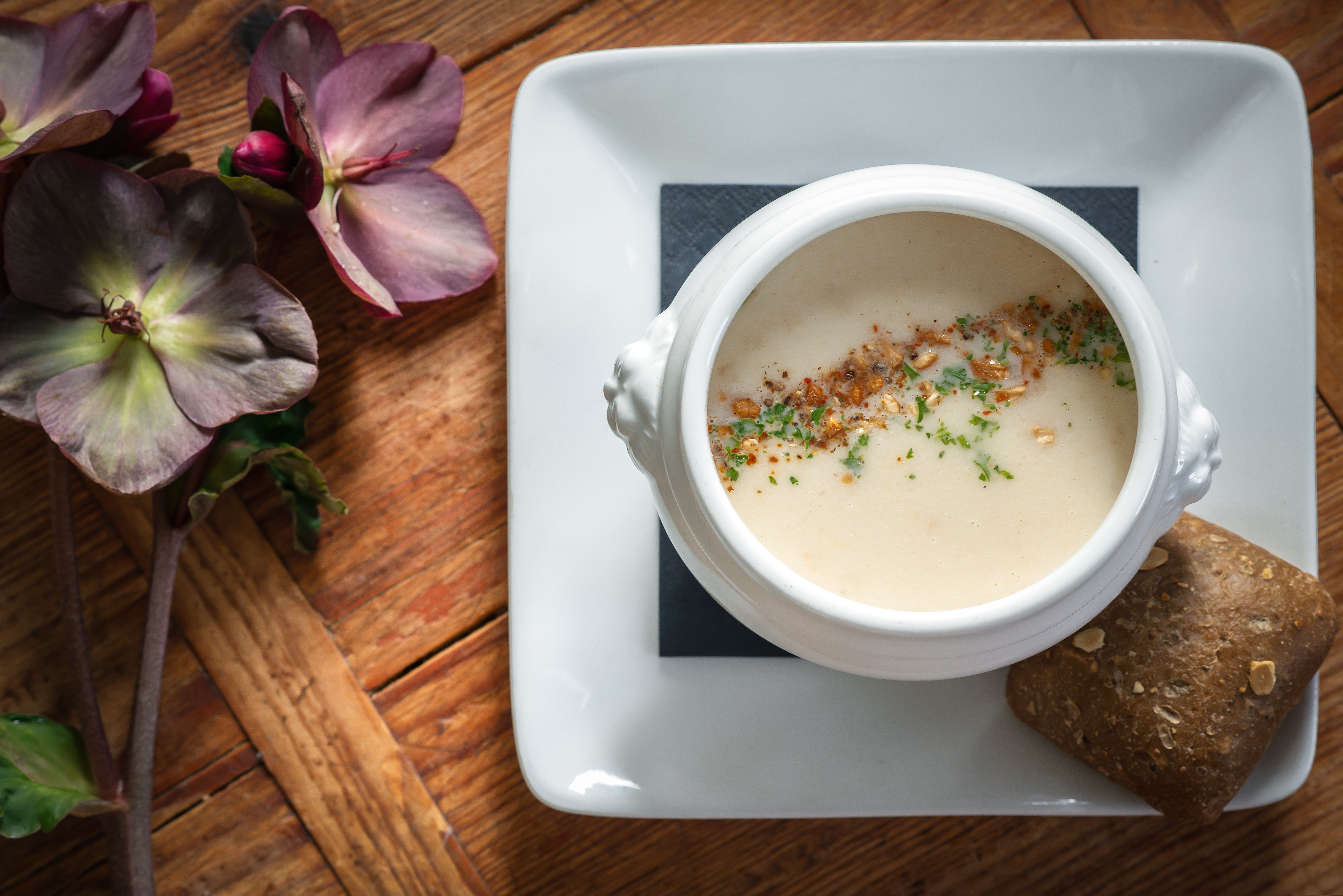 Hausgemachtes Apfel-Sellerie-Cremesüppchen