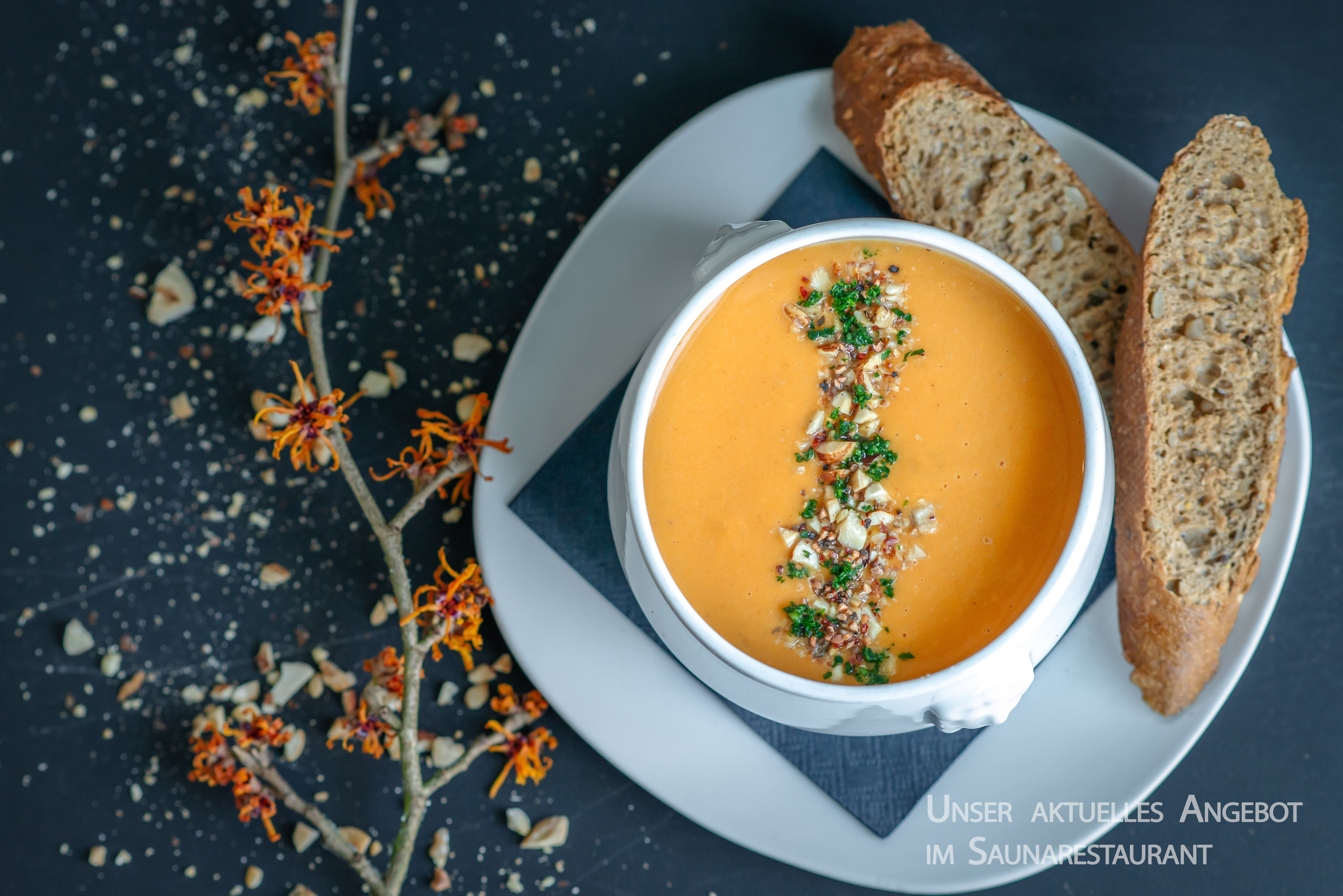 Hausgemachte Süßkartoffel- Erdnuss- Suppe